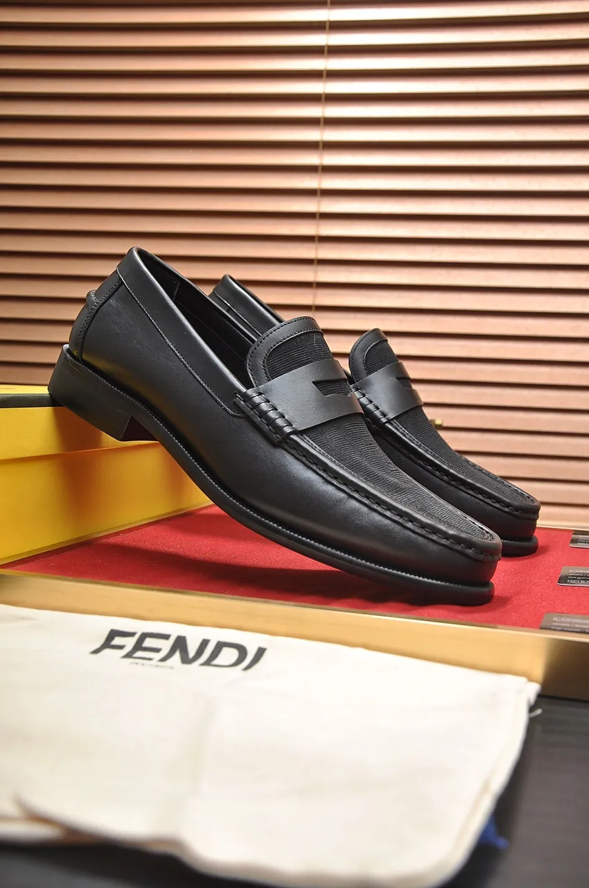 Men's shoes💰560💶[FENDI] The latest high-end men's shoes in Hong Kong! Original quality. The upper is made of imported cowhide material and cowhide lining! Super comfortable on the foot, original wear-resistant outsole, luxurious, fashionable, casual and versatile! Size: 38-45 (45 customized)
